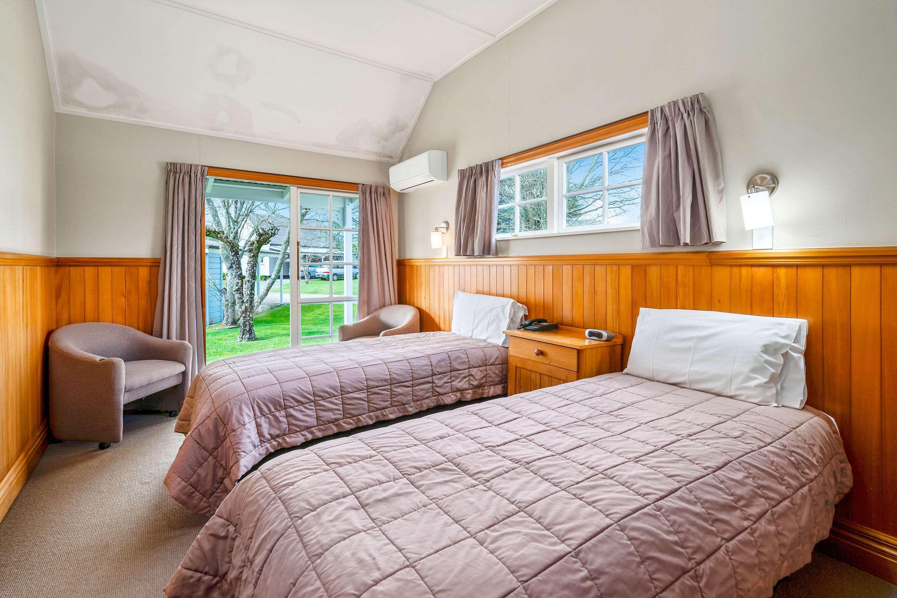 Quality Suites Huka Falls Taupo Exterior photo